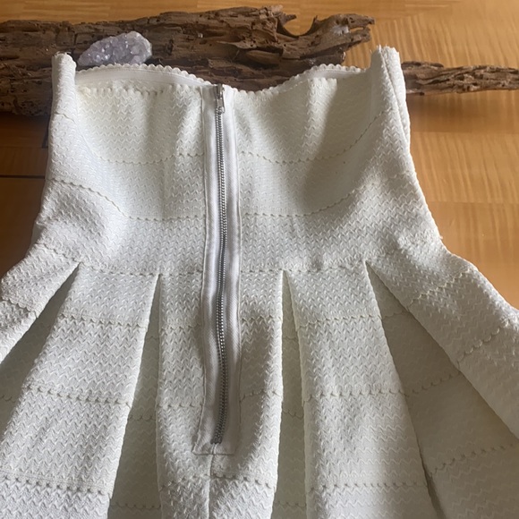 Dress - Picture 4 of 7